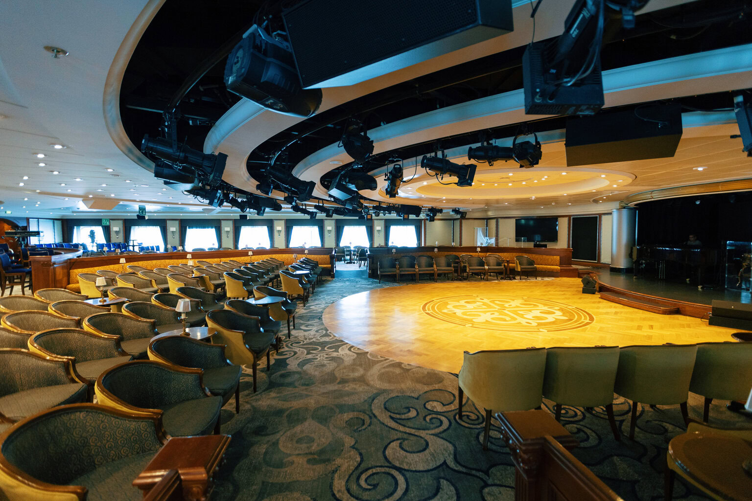 Cabaret Lounge